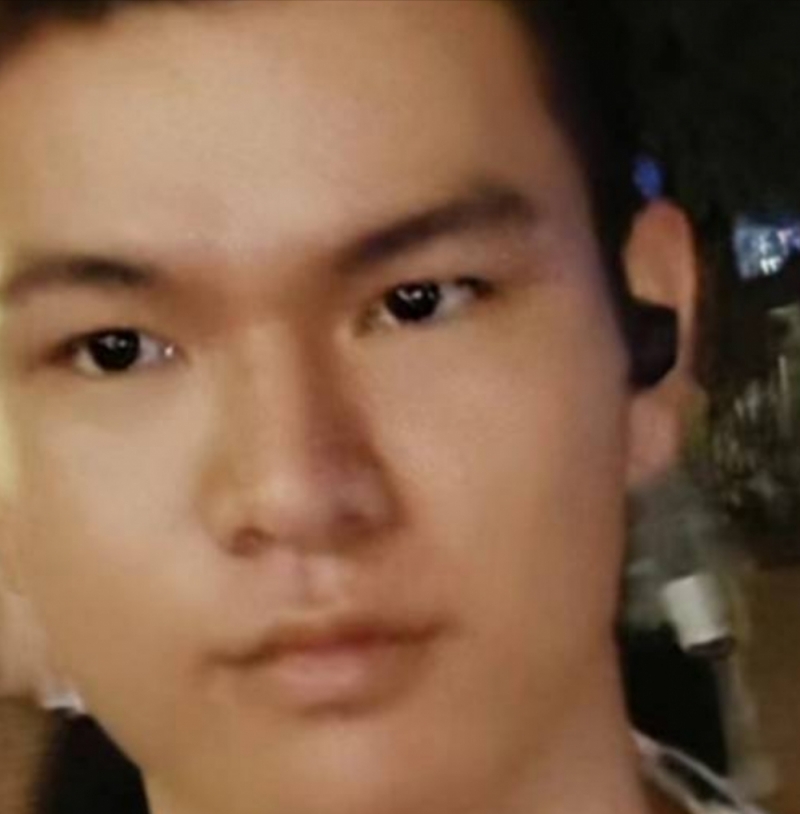 霞云彩间